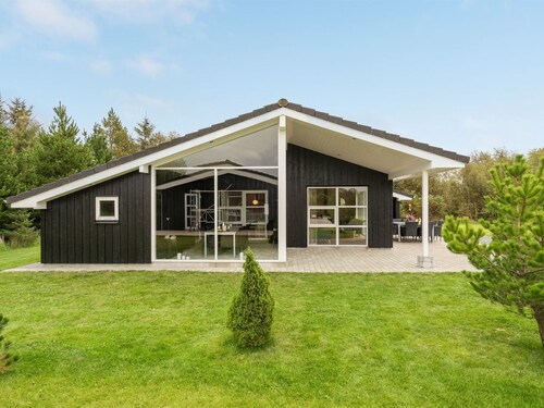 "Frida" - 700m from the sea by Interhome