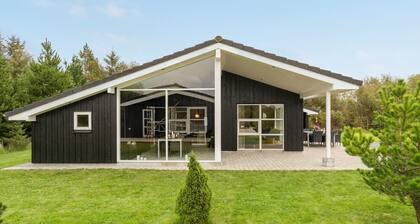 "Frida" - 700m from the sea by Interhome