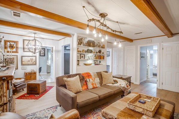 Smart TV, books - The Stockyard Exchange (River Oaks)