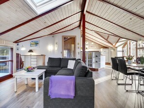 TV, fireplace, DVD player