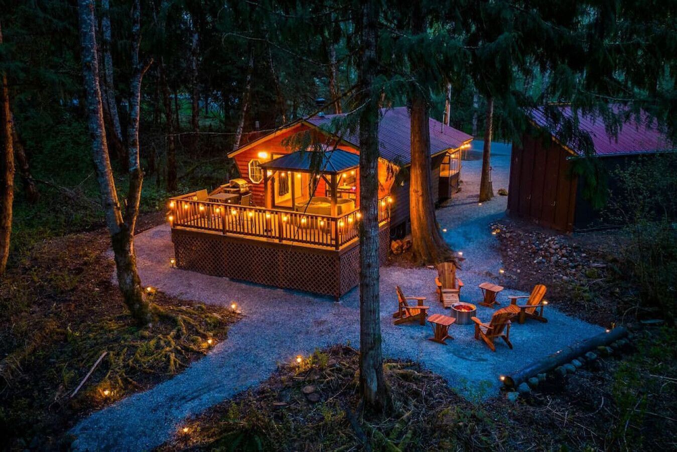 R&R Creekside Cabin -Hot Tub, AC, near Mt Rainier! Ashford, WA