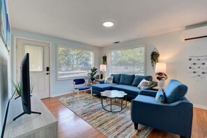 Télévision, cheminée, services de streaming