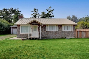 Exterior - Oregon Coast, Port Orford, Cabin - Walk to Beaches (Port Orford)