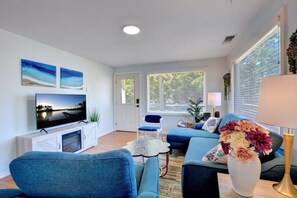 TV, fireplace, streaming services