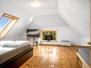 3 bedrooms, Internet