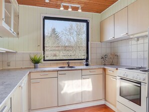 ثلاجة، غسالة أطباق، مستلزمات طهي/أطباق/أوعية