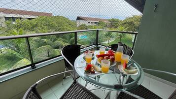 Apartment | Outdoor dining