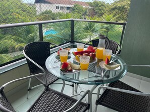 Apartment | Outdoor dining