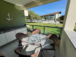 Apartamento | Opções para refeição ao ar livre