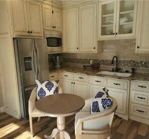 Fridge, microwave, coffee/tea maker, cookware/dishes/utensils - 	
Adorable- Entire Guest House: Pool, Hot Tub, Beautiful Fountain & Huge Patio! (Simi Valley)