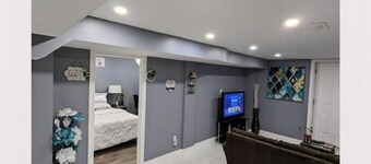 Modern Cozy Private Luxury Suite In Heart Of Ajax!