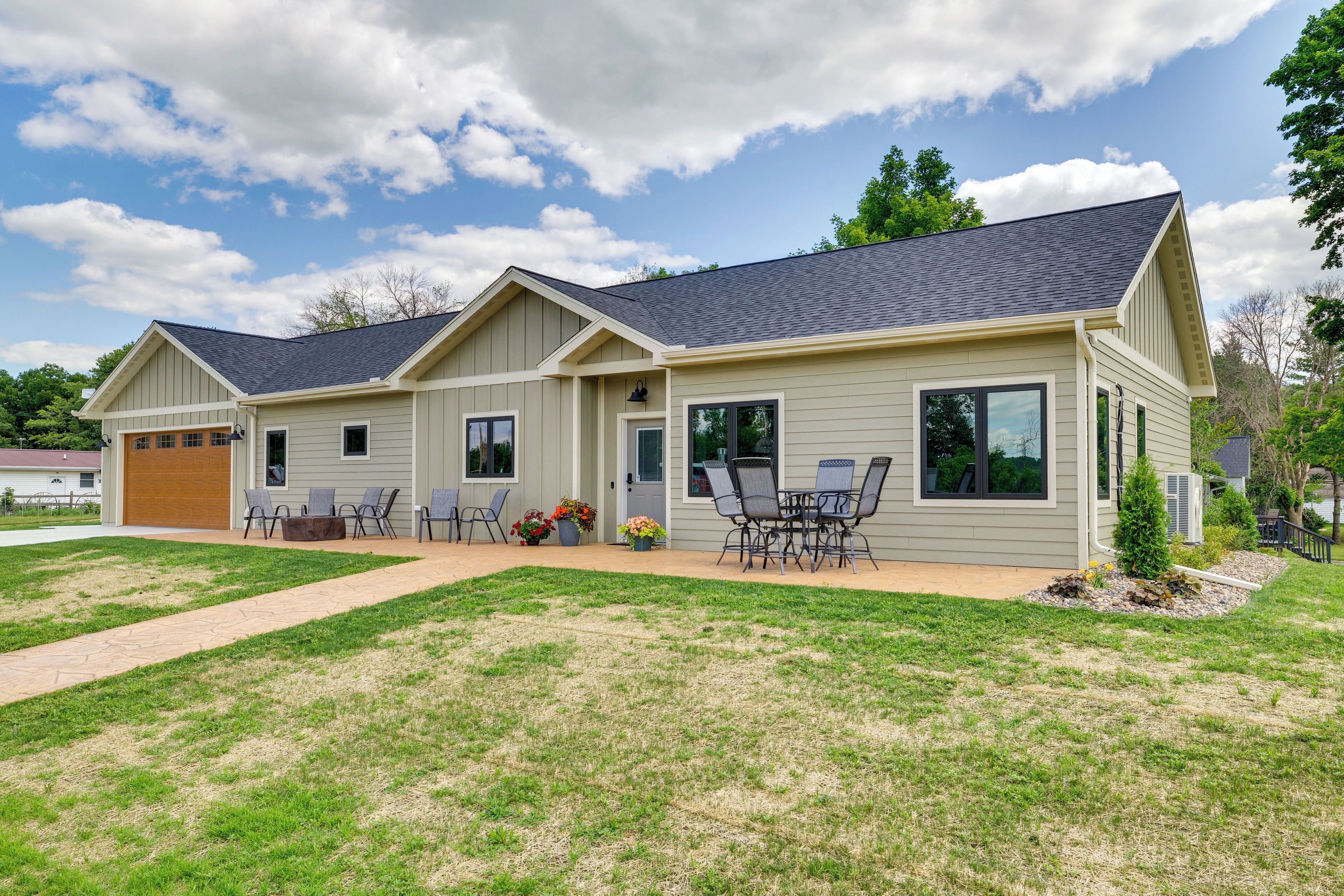 Spacious Preston Home w/ Fire Pit!
