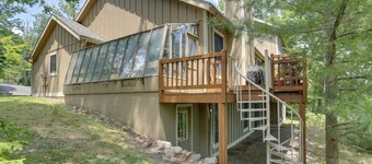 < 1 Mi to Camelback Resort: Home w/ Pool Table!