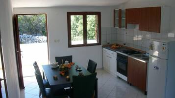Casa, para fumadores | 4 habitaciones