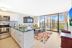 Fridge, microwave, oven, stovetop - Diamond Head Dreams Beach Condo with Ocean View! (Honolulu)