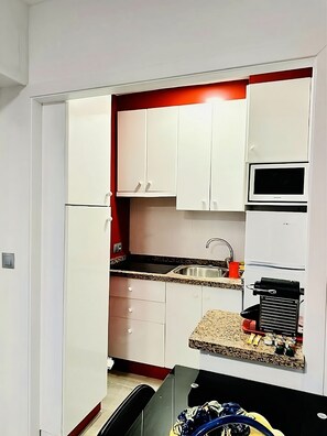 Microwave, oven, stovetop, coffee/tea maker