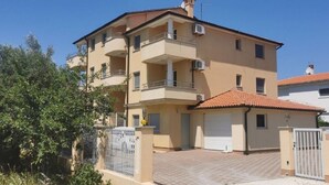 Apartment - Gorgi - Garden View - A2 6 (Liznjan)
