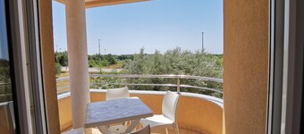 Gorgi - Garden View - A6 2 2