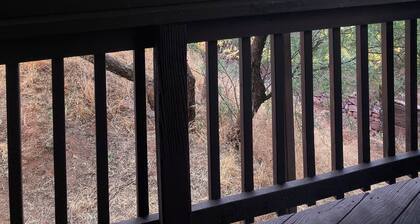 HIKERS HIDEOUT IN WEST SEDONA