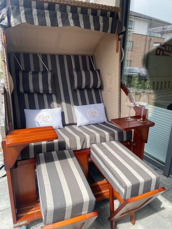 Unclassified image, 1 of 24, button