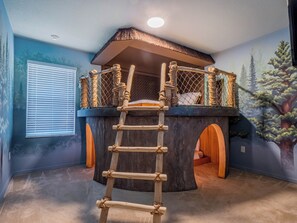 11 Schlafzimmer, Bügeleisen/Bügelbrett, Reisekinderbett