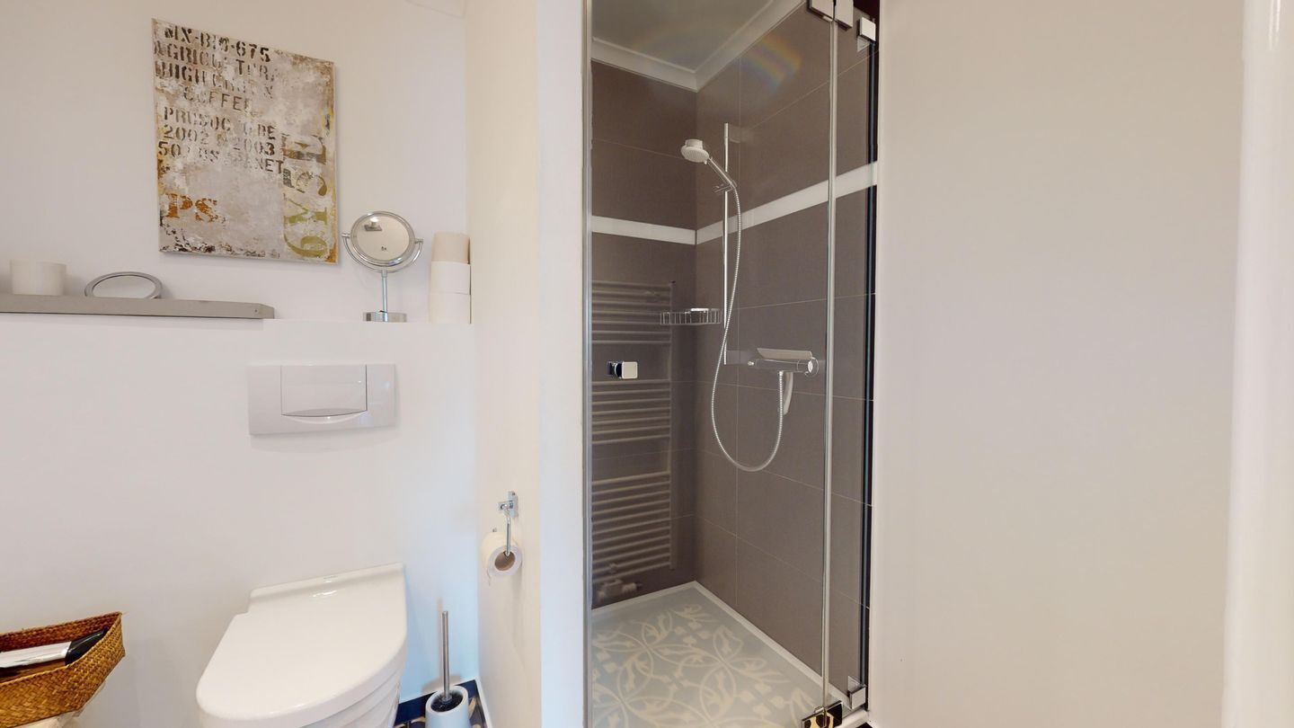 Douche, serviettes fournies