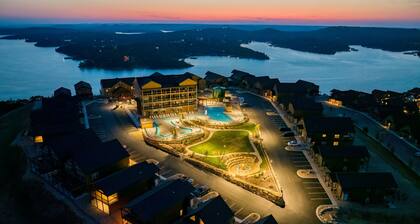 Lake View, Private Hot Tub, Fire Pit, Pools, Lazy River, 5 BR, 18 mins to SDC