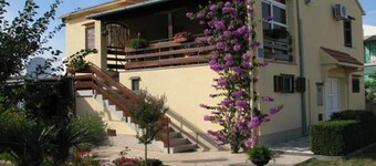 Apartments Dvor - 20 m From Beach