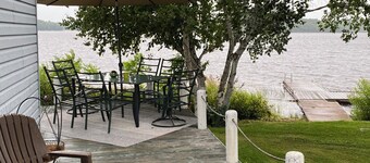 Sunset Haven in Charming Bungalow on Peaceful Wasi Lake