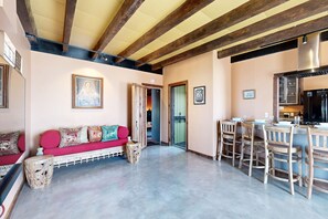 Televisión y chimenea 