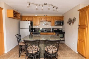 Micro-ondas, fogão, cooktop, lava-louças