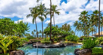 Aloha! Come enjoy paradise in our tranquil & relaxing beach villa.