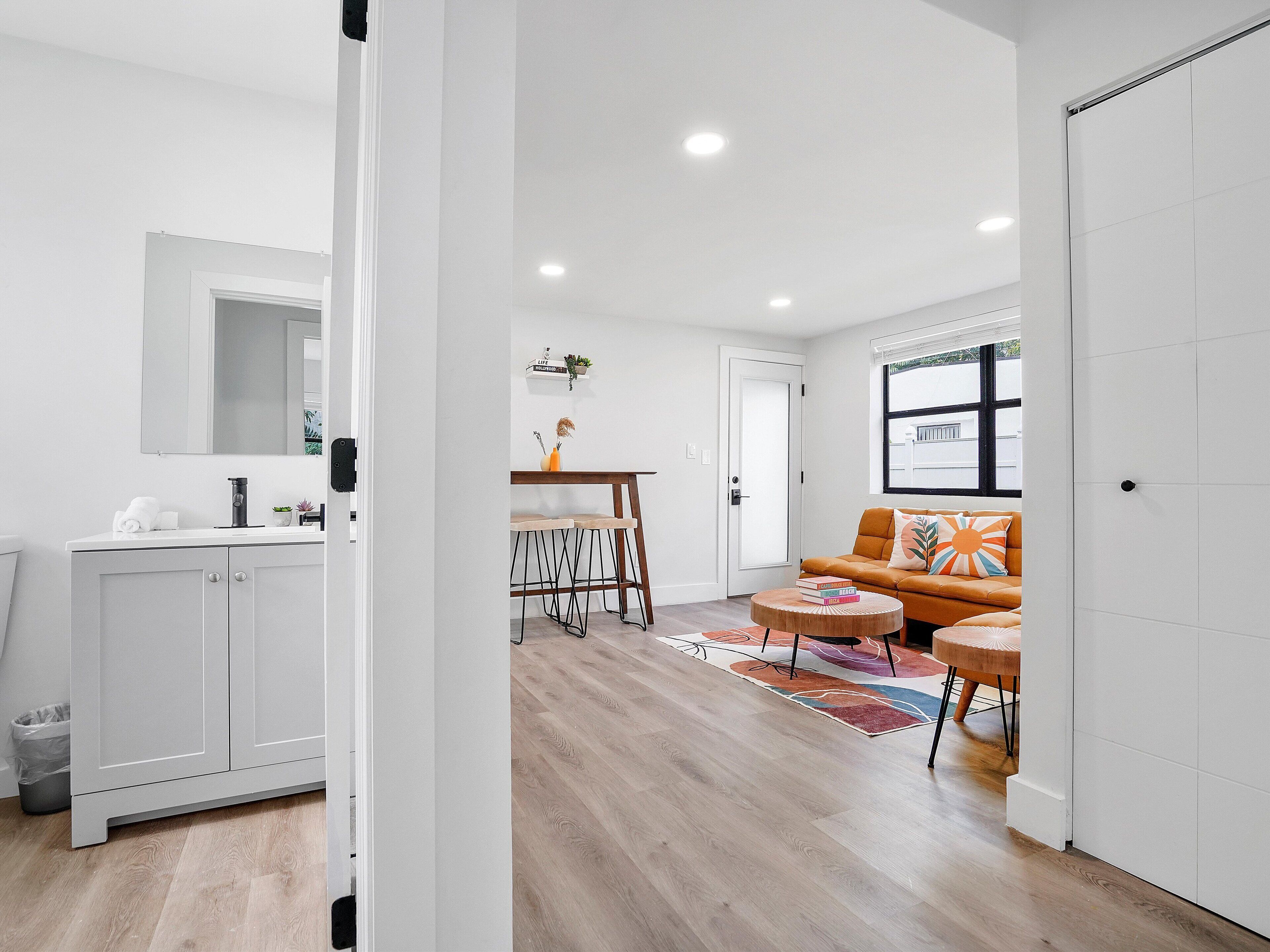 Deluxe Apartment | Living area | 50-inch Smart TV with digital channels, Netflix, Hulu