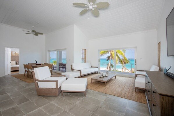 House, 4 Bedrooms | Living area