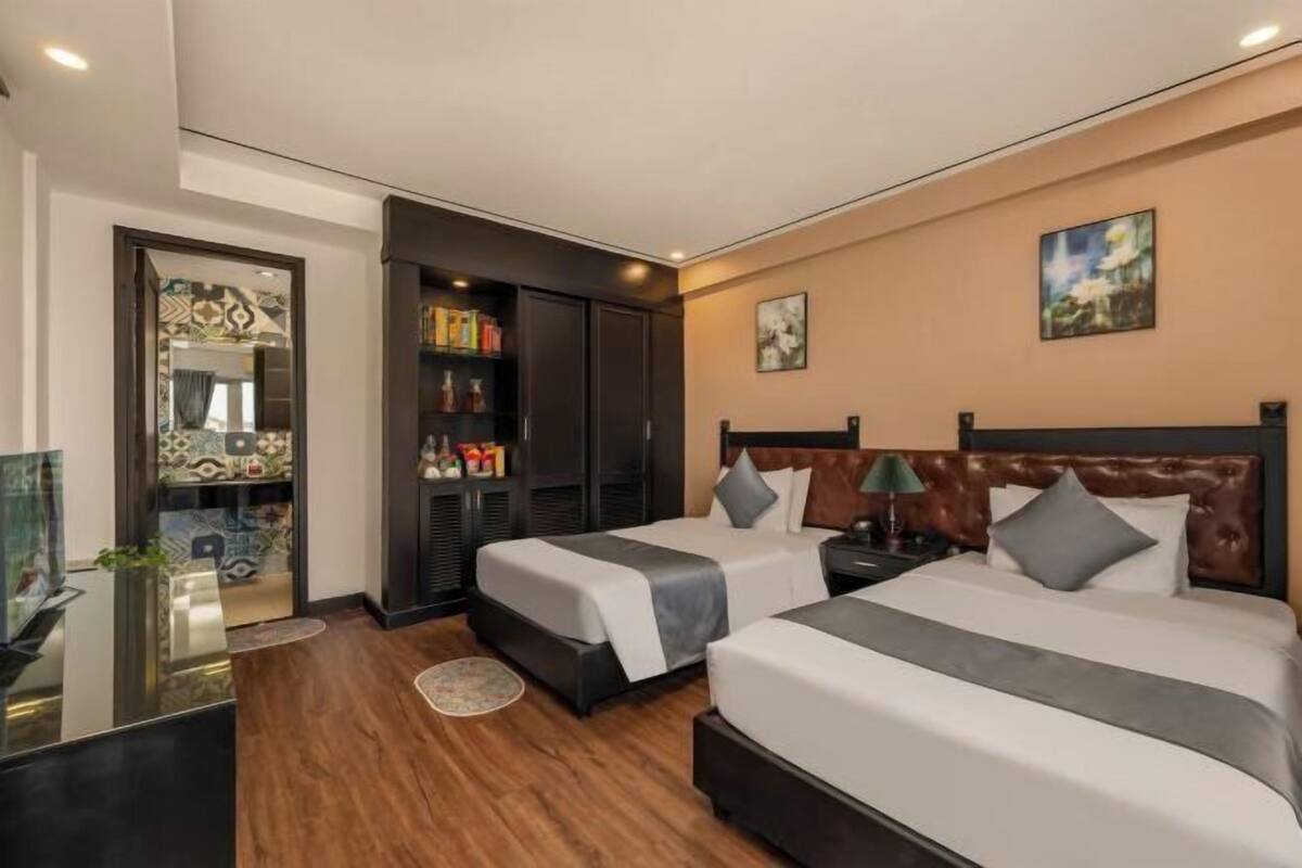 Minibar, caja fuerte, escritorio y espacio para trabajar con un portátil