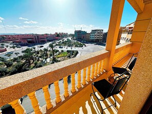Panoramic Penthouse | Balcony - Residence Chay - Luxury Appart (Ouarzazate)