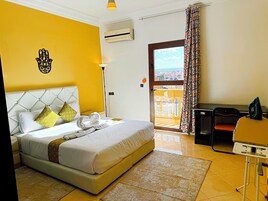2 habitaciones, escritorio, tabla de planchar con plancha y wifi gratis 