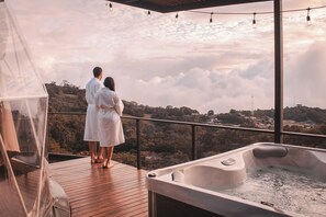 Outdoor spa tub - Ananta Dome (Monteverde)