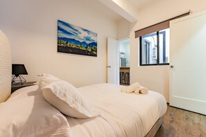 1 chambre, fer et planche à repasser, lit de bébé portatif, Wi-Fi
