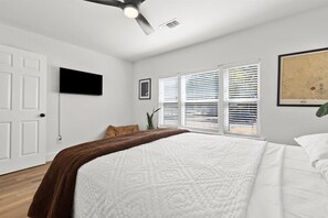 3 bedrooms, in-room safe, iron/ironing board, free WiFi