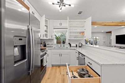 Cozy Arlington Bungalow 4/Mins to AT&T Stadium/Globe Life Field