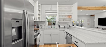 Cozy Arlington Bungalow 4/Mins to AT&T Stadium/Globe Life Field