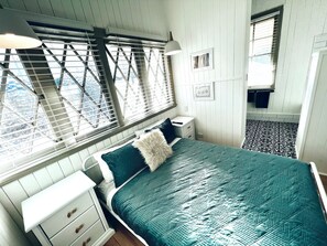 Decoración personalizada, muebles diferentes y ropa de cama