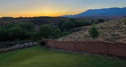 Gould’s Hideaway, off street parking, close to Sand Hollow, Quail & Zion.