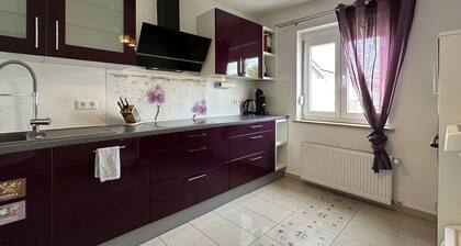 Ferienwohnung "Dreams im Obergeschoss" mit privater Terrasse und WLAN