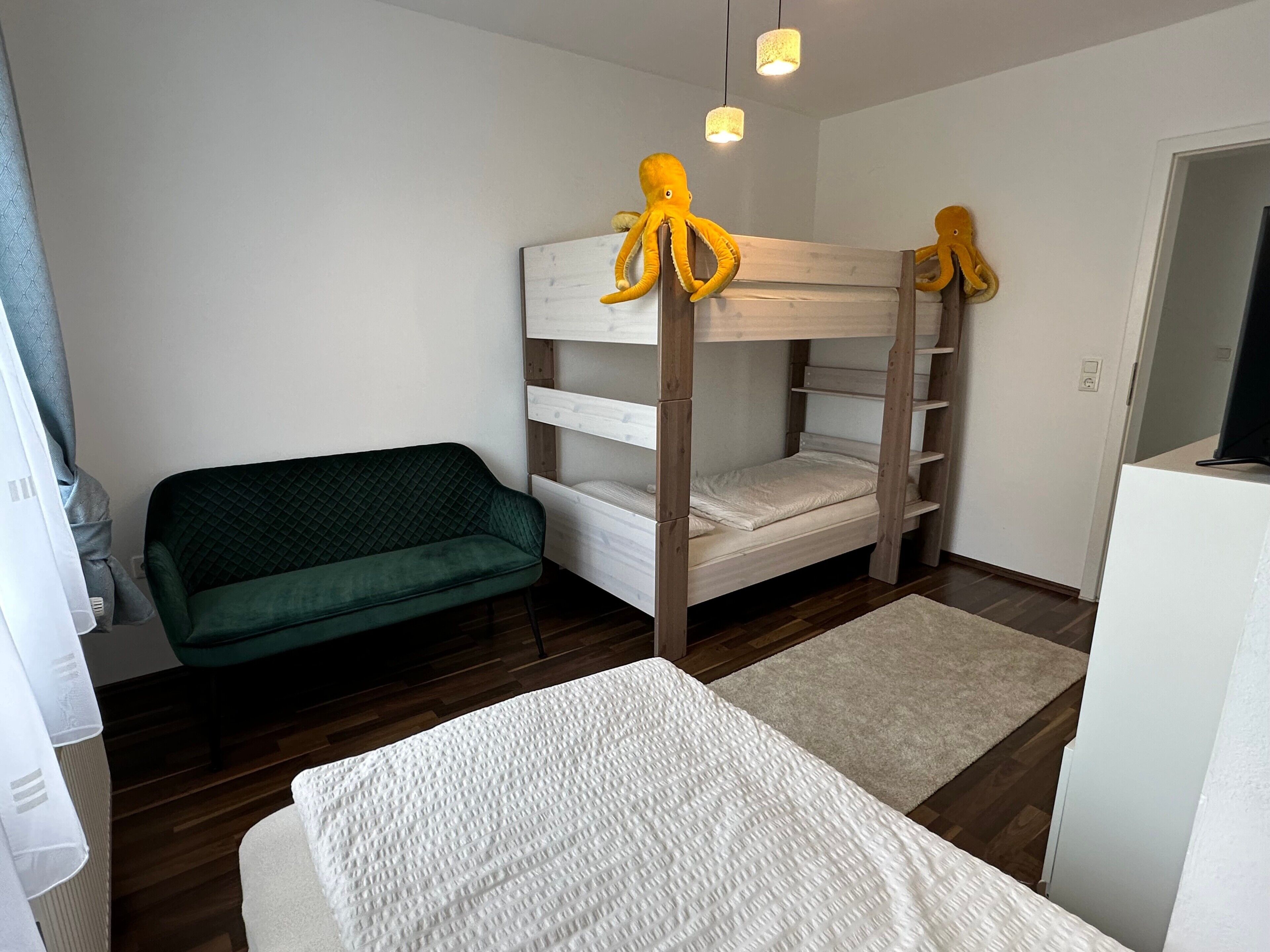 4 camere, Wi-Fi gratuito, lenzuola