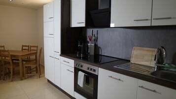 Kühlschrank, Ofen, Herdplatte, Geschirrspüler