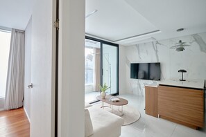 Individually furnished, blackout drapes, soundproofing, free WiFi - UH FLAT THE SEOCHO (Seoul)