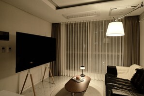 Individually furnished, blackout curtains, soundproofing, free WiFi - UH FLAT THE SEOCHO (Seoul)