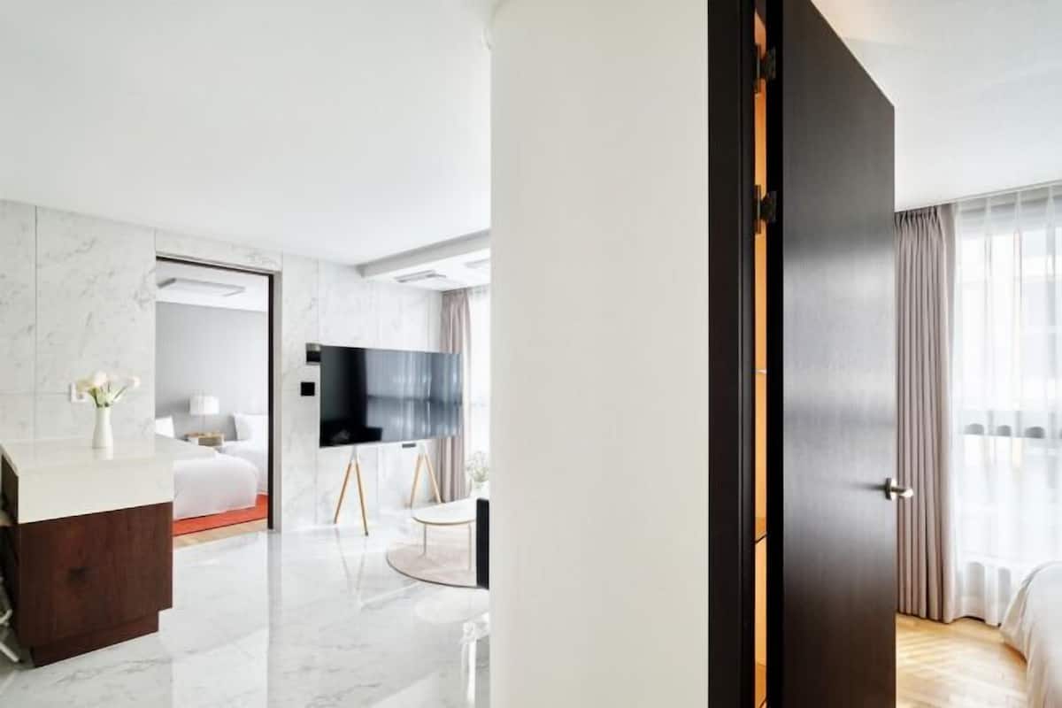 Individually furnished, blackout curtains, soundproofing, free WiFi